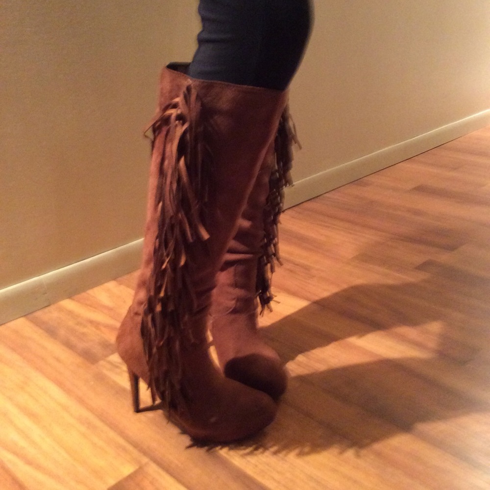 Boots - Picture 5 of 7